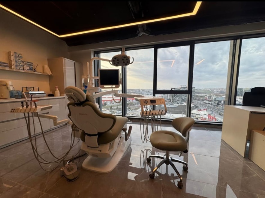 Clinic dental treatment room